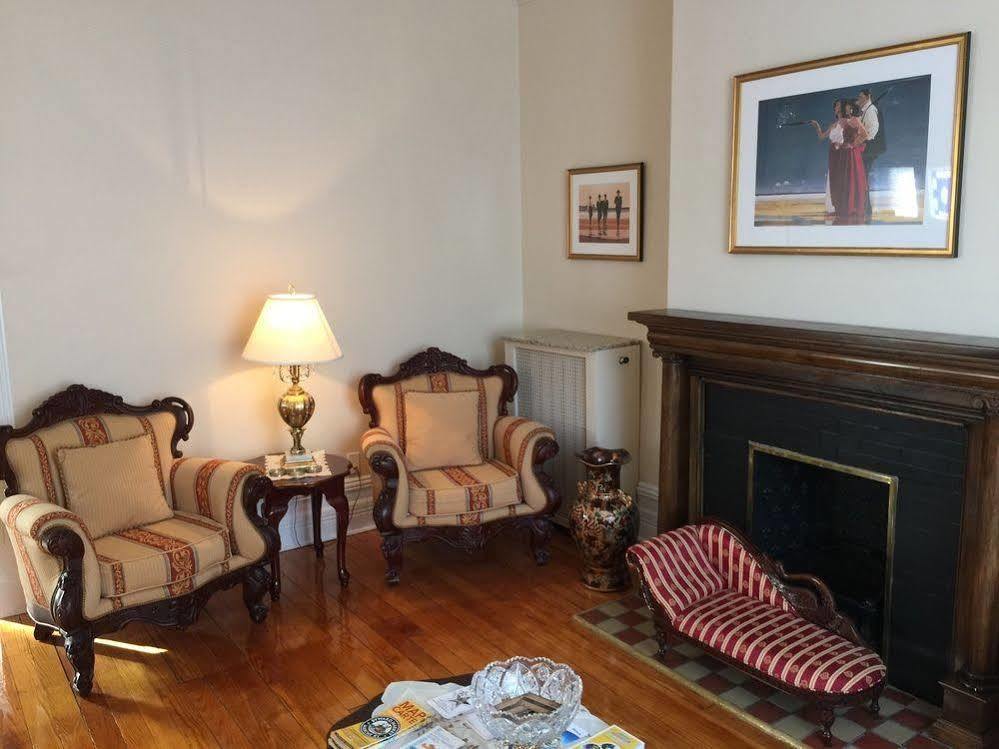 The Century House Bed And Breakfast Оттава Экстерьер фото