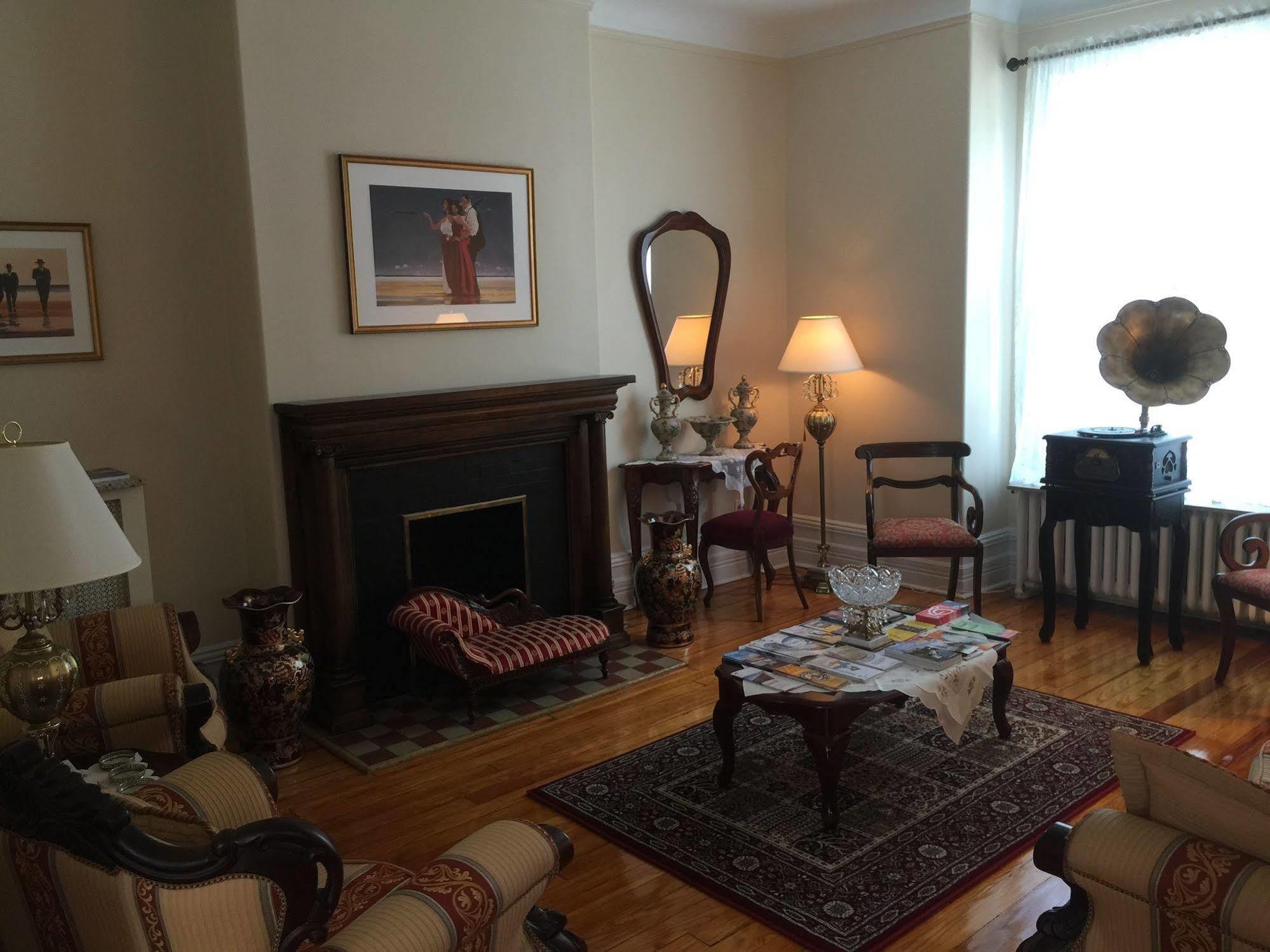 The Century House Bed And Breakfast Оттава Экстерьер фото